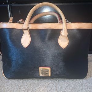 D&B black purse